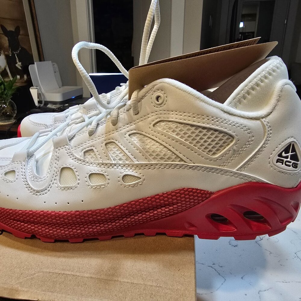 Nike ACG Air Exploraid 'White/University Red' (FJ1920-101) Hiking Mens Size 8.5